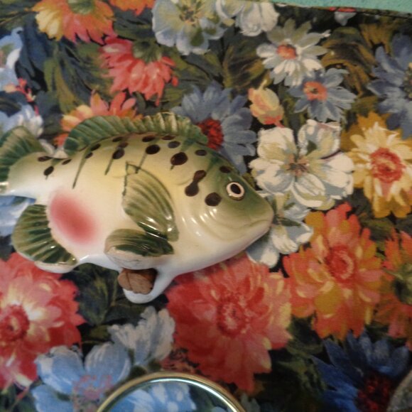 RETRO COUNTRY STYLE MUSHROOMS BEADS HANG NECKLACE CASE STENCILS FISH LEAVES LOY - Picture 10 of 13